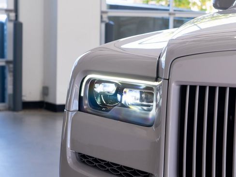 Used 2022 Rolls-Royce Cullinan image 10