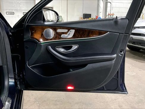 Used 2017 Mercedes-Benz E 300 4MATIC image 22