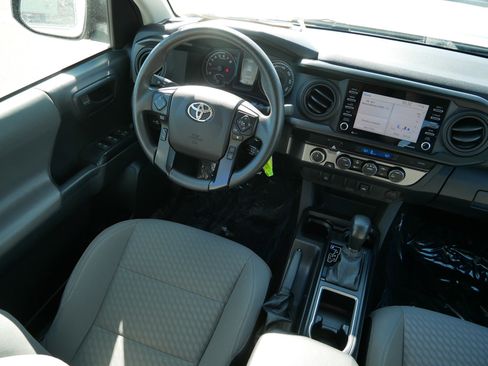 Used 2022 Toyota Tacoma SR image 9