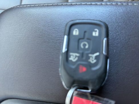 Used 2019 Chevrolet Suburban Premier image 33