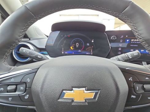 Used 2025 Chevrolet Trax LT w/ Driver Confidence Package image 25