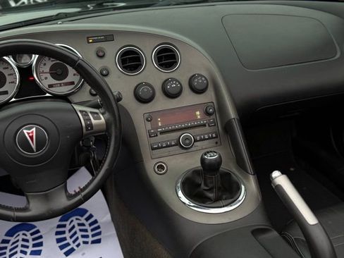 Used 2006 Pontiac Solstice Convertible w/ Premium Package image 17