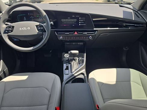 New 2026 Kia Niro EX FWD image 12