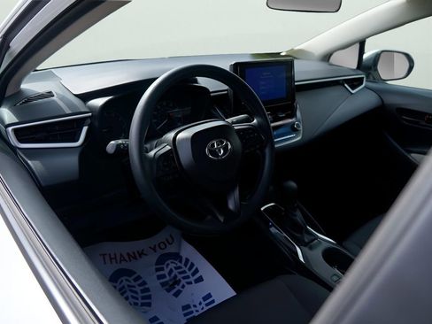 Used 2025 Toyota Corolla LE image 12