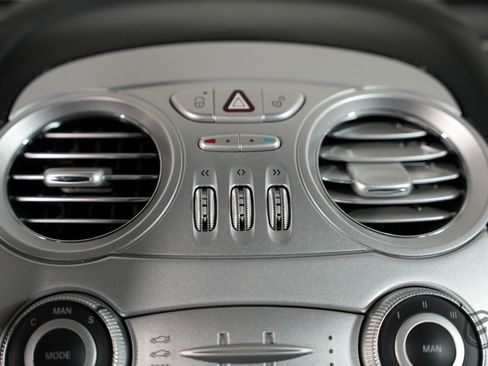 Used 2006 Mercedes-Benz SLR image 31