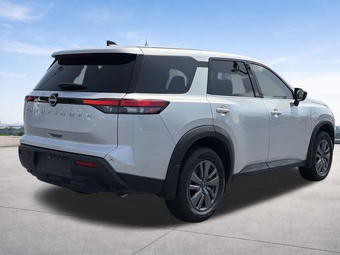 Certified 2025 Nissan Pathfinder S FWD image 4