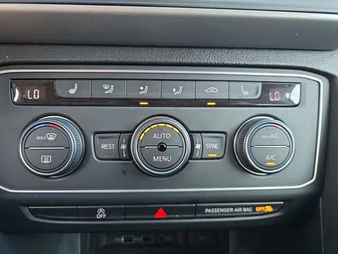 Used 2021 Volkswagen Atlas SE w/ Towing Package AWD/4WD image 26
