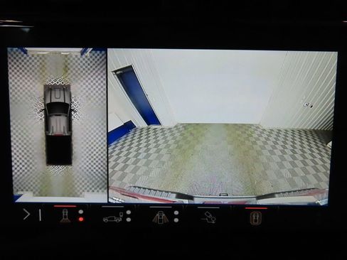 Used 2025 GMC Sierra 2500 AT4 image 20