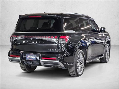 Used 2025 INFINITI QX80 Sensory image 5