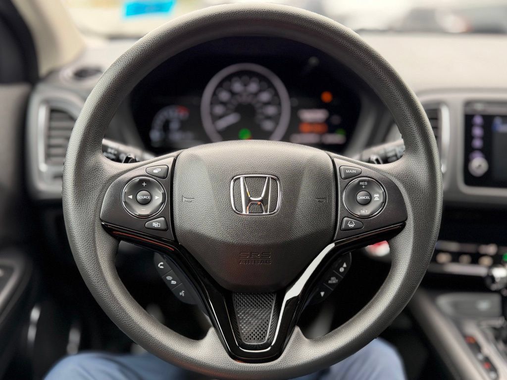 Used 2022 Honda HR-V EX image 9