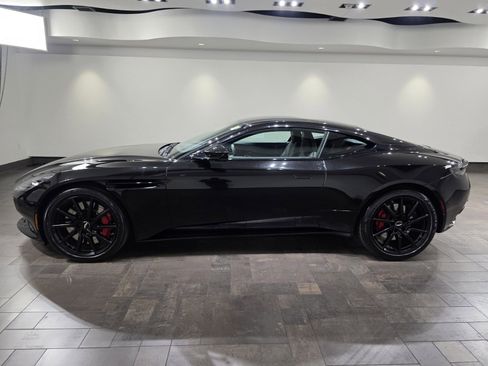 Used 2021 Aston Martin DB11 Coupe image 23