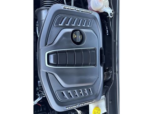 Used 2024 Jeep Grand Wagoneer Series III w/ HD Trailer Tow Package image 10