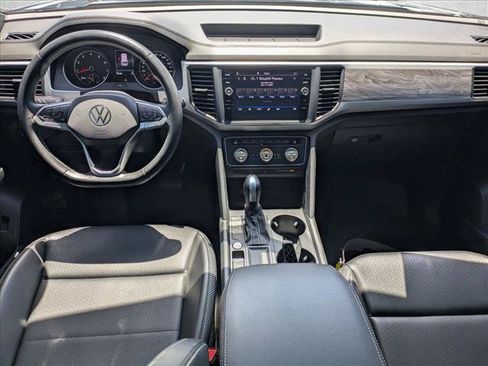 Used 2021 Volkswagen Atlas Cross Sport SE w/ Panoramic Sunroof Package FWD image 17