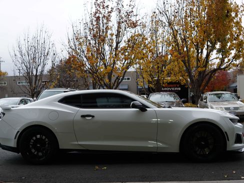 Used 2018 Chevrolet Camaro ZL1 image 12