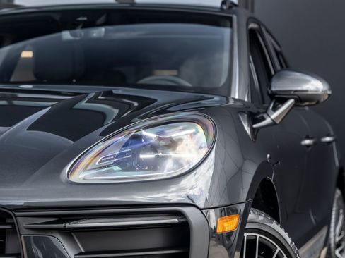 New 2026 Porsche Macan AWD/4WD image 17