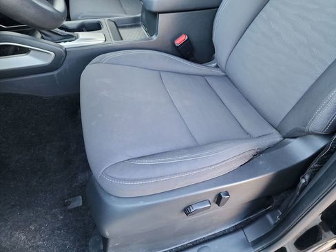 Used 2023 Nissan Frontier SV image 16