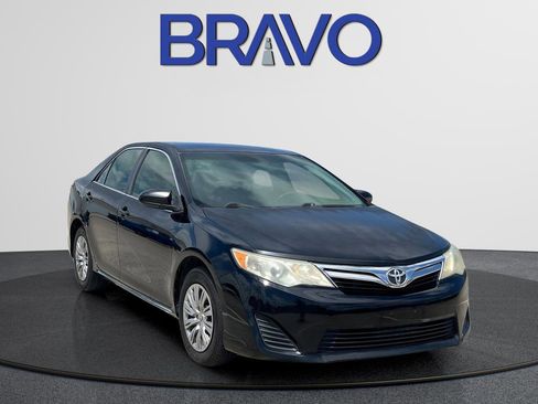 Used 2013 Toyota Camry LE FWD image 6