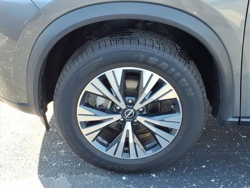 Used 2023 Nissan Rogue SV image 30