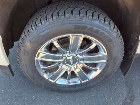 Used 2014 Chevrolet Silverado 1500 High Country w/ High Country Premium Package image 10