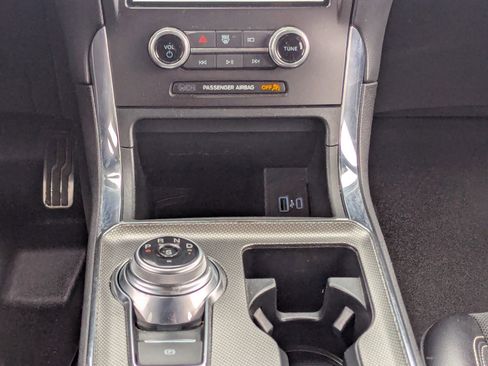 Used 2021 Ford Edge ST image 21