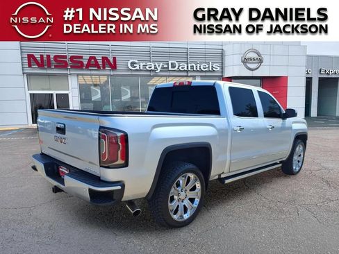 Used 2018 GMC Sierra 1500 Denali w/ Denali Ultimate Package AWD/4WD image 3