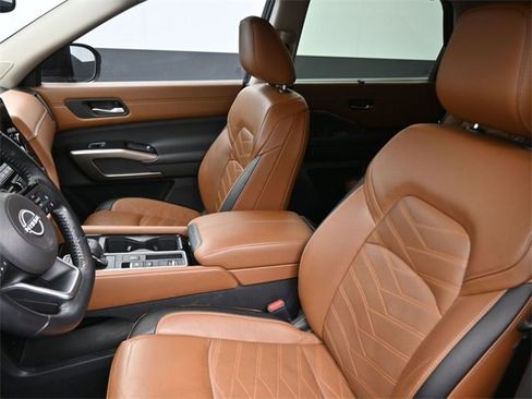 Used 2022 Nissan Pathfinder Platinum w/ Cargo Package image 19