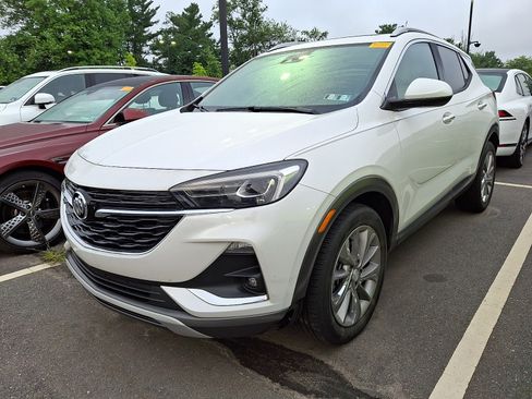 Used 2023 Buick Encore GX Essence w/ Experience Buick Package FWD image 5