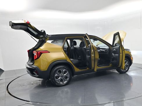 Used 2024 Kia Seltos S image 55