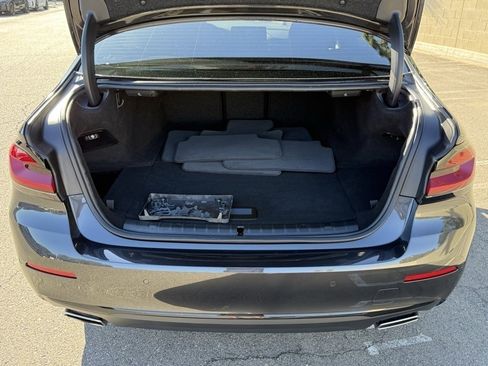 Certified 2023 BMW 530e w/ Convenience Package image 15