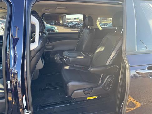 Certified 2025 Kia Carnival image 25