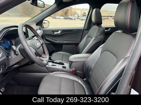 Used 2023 Ford Escape ST-Line Elite image 4
