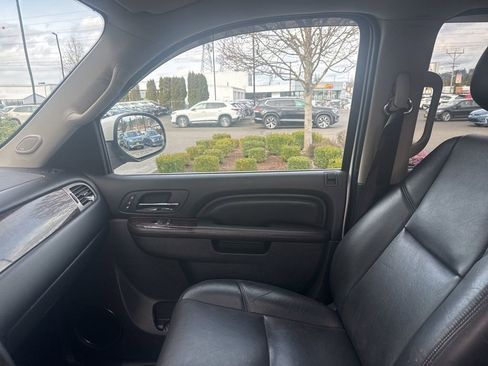 Used 2014 GMC Yukon XL Denali image 6