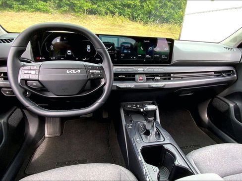Used 2025 Kia K4 EX FWD image 13
