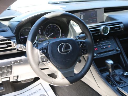 Used 2019 Lexus RC 300 w/ Accessory Package RWD image 10