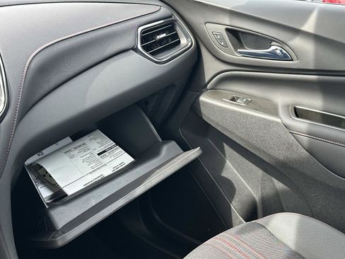 Certified 2024 Chevrolet Equinox RS FWD image 31
