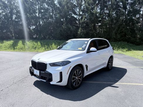 Used 2025 BMW X5 xDrive40i w/ Executive Package AWD/4WD image 3