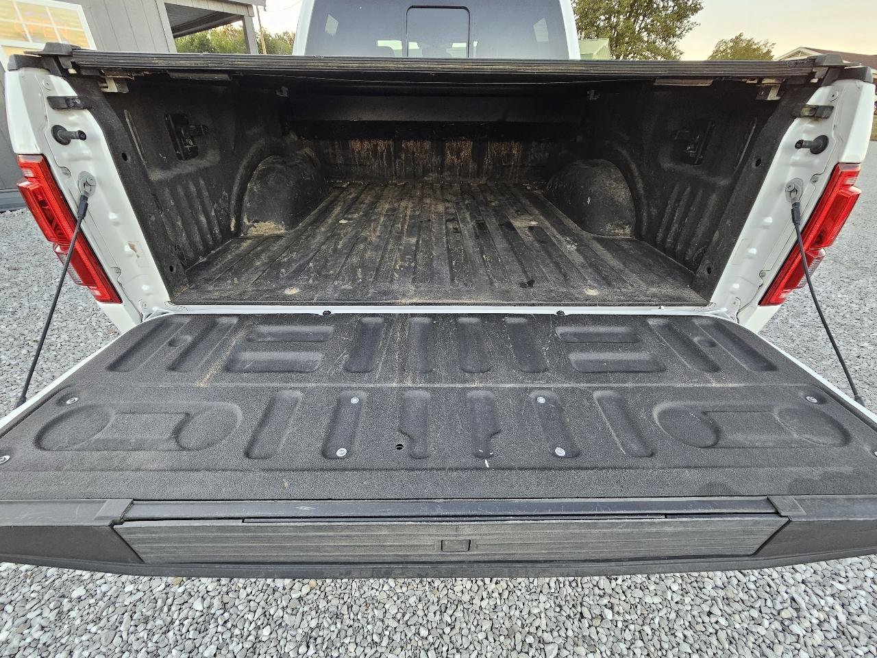 Used 2015 Ford F150 Lariat w/ Equipment Group 502A Luxury AWD/4WD image 28