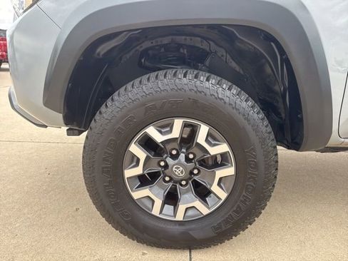 Certified 2021 Toyota Tacoma TRD Off-Road w/ Technology Package image 6