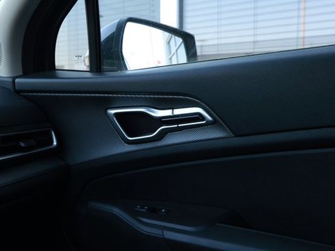 Used 2024 Kia Sportage LX image 25