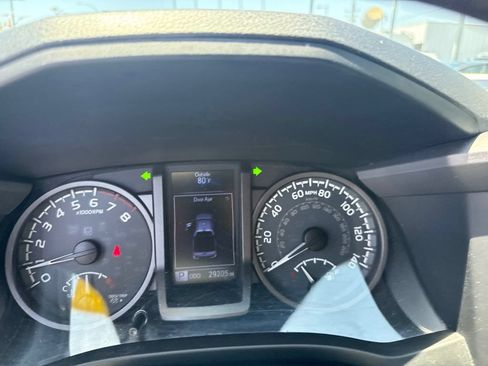 Used 2017 Toyota Tacoma 2WD Double Cab image 29
