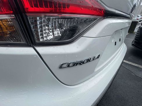 Used 2025 Toyota Corolla SE FWD image 13