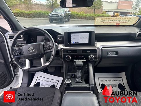 Certified 2025 Toyota 4Runner SR5 AWD/4WD image 12