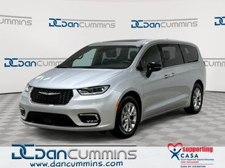 New 2026 Chrysler Pacifica Limited FWD video 1