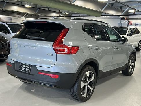 Certified 2026 Volvo XC40 B5 Plus AWD/4WD image 4