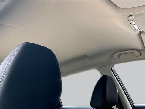 Used 2019 Nissan Rogue SV FWD image 14