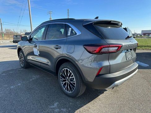 New 2026 Ford Escape SE image 3