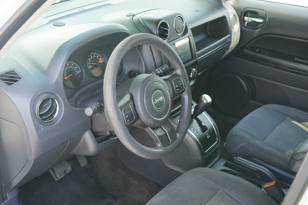 Used 2015 Jeep Patriot Sport w/ Power Value Group FWD image 9