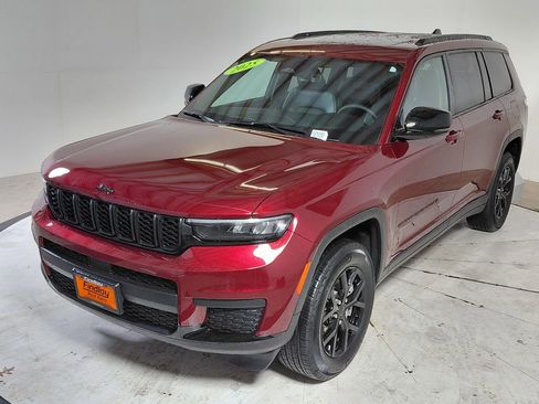 Certified 2025 Jeep Grand Cherokee L Altitude image 3