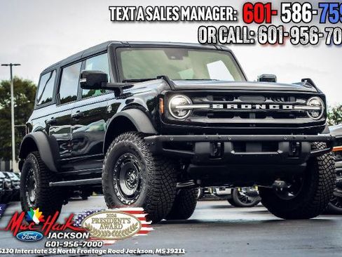 New 2025 Ford Bronco Outer Banks w/ Sasquatch Package image 1