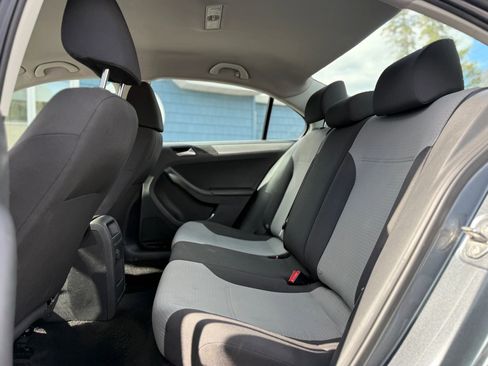 Used 2018 Volkswagen Jetta S image 11